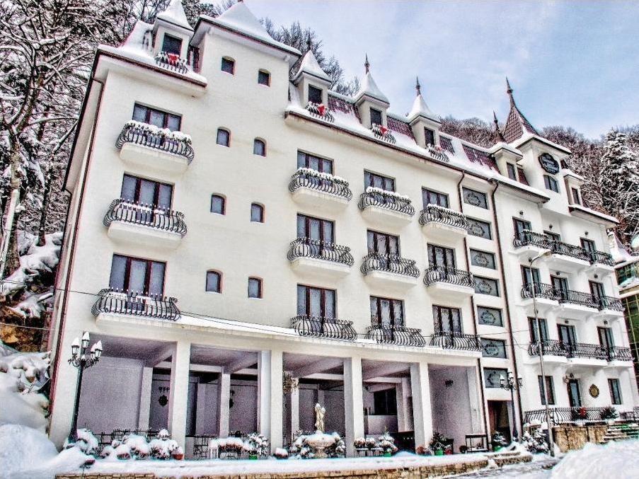 Hotel Coroana Moldovei Slănic-Moldova Dış mekan fotoğraf